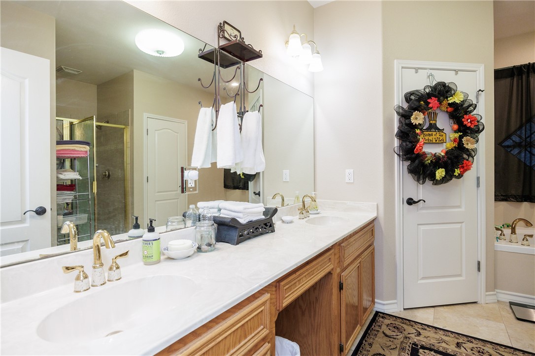 14425 Chantilly Dr Property Photo 11