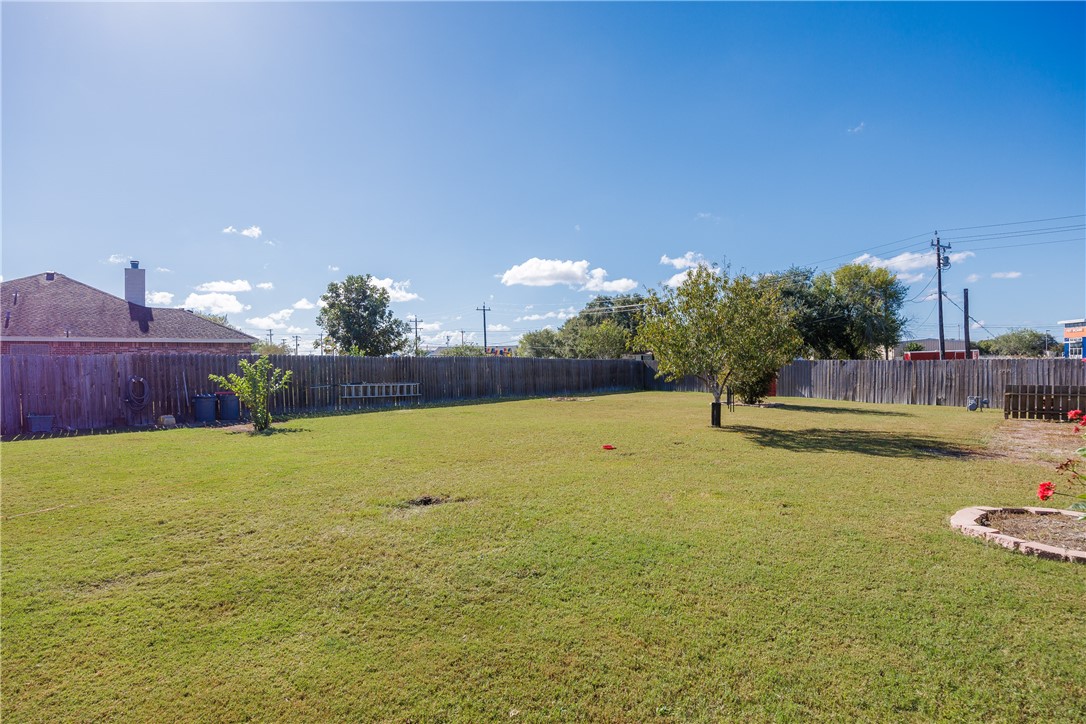 14425 Chantilly Dr Property Photo 28