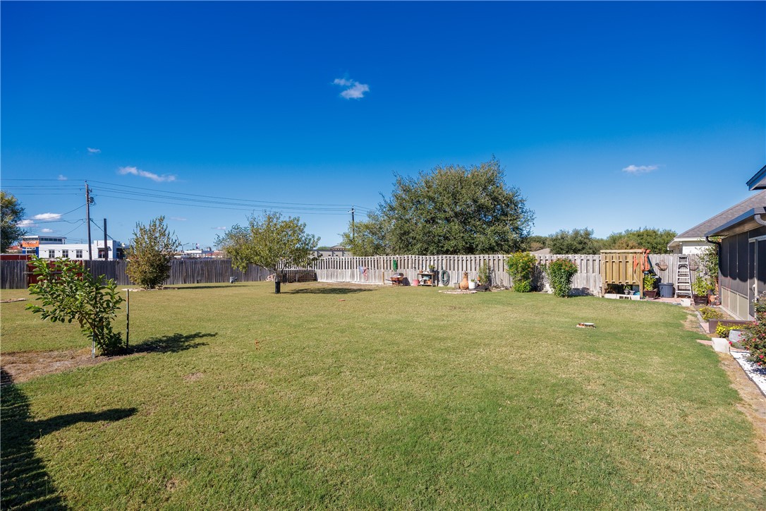 14425 Chantilly Dr Property Photo 31