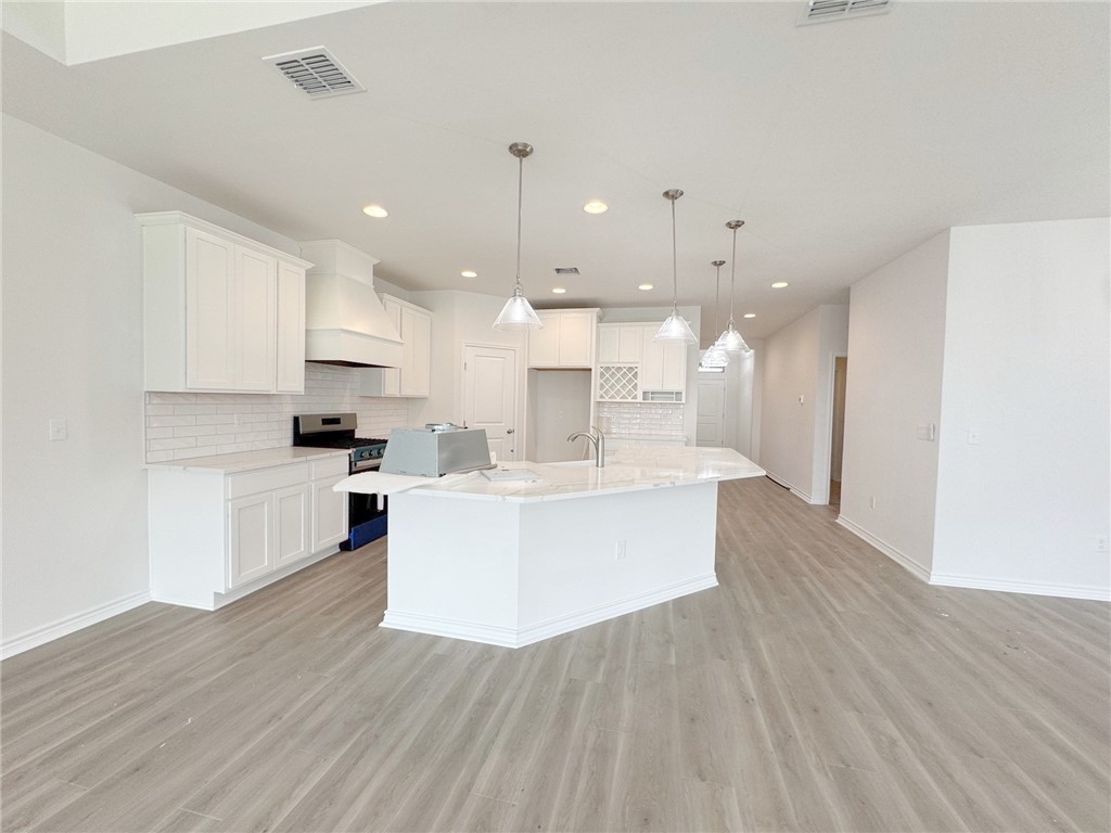 2550 Las Estrellas St Property Photo 3