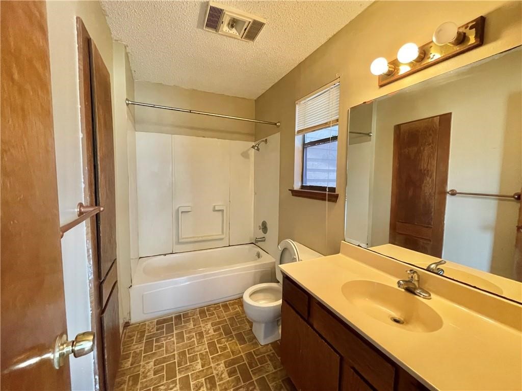 4401 River Valley Dr 205 Property Photo 16