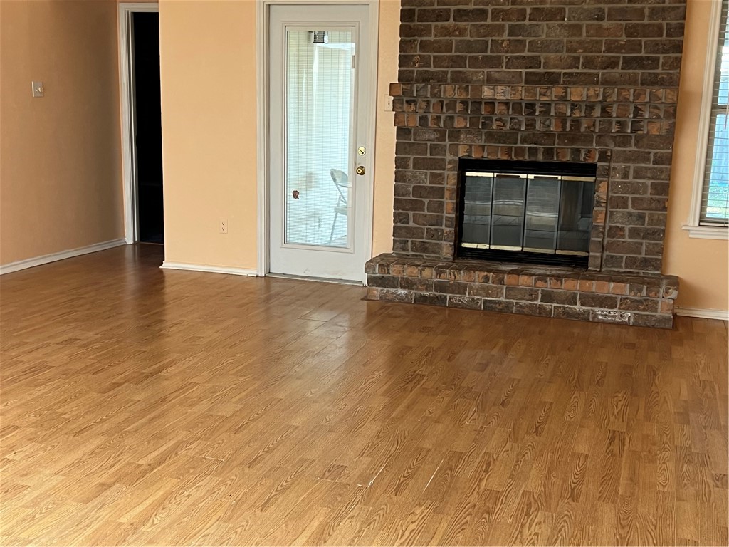 1209 Harbor Village Dr Property Photo 3