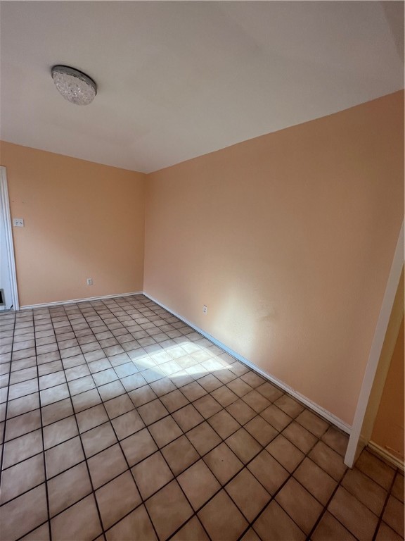 1209 Harbor Village Dr Property Photo 6