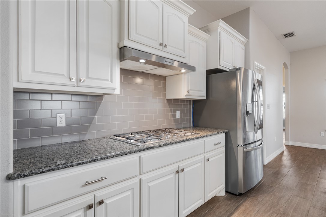 15629 Escapade St Property Photo 11