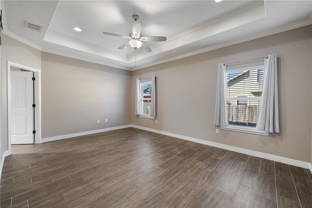 15629 Escapade St Property Photo 16