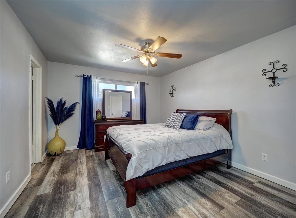 1011 Ennis Joslin 224 Property Photo 16