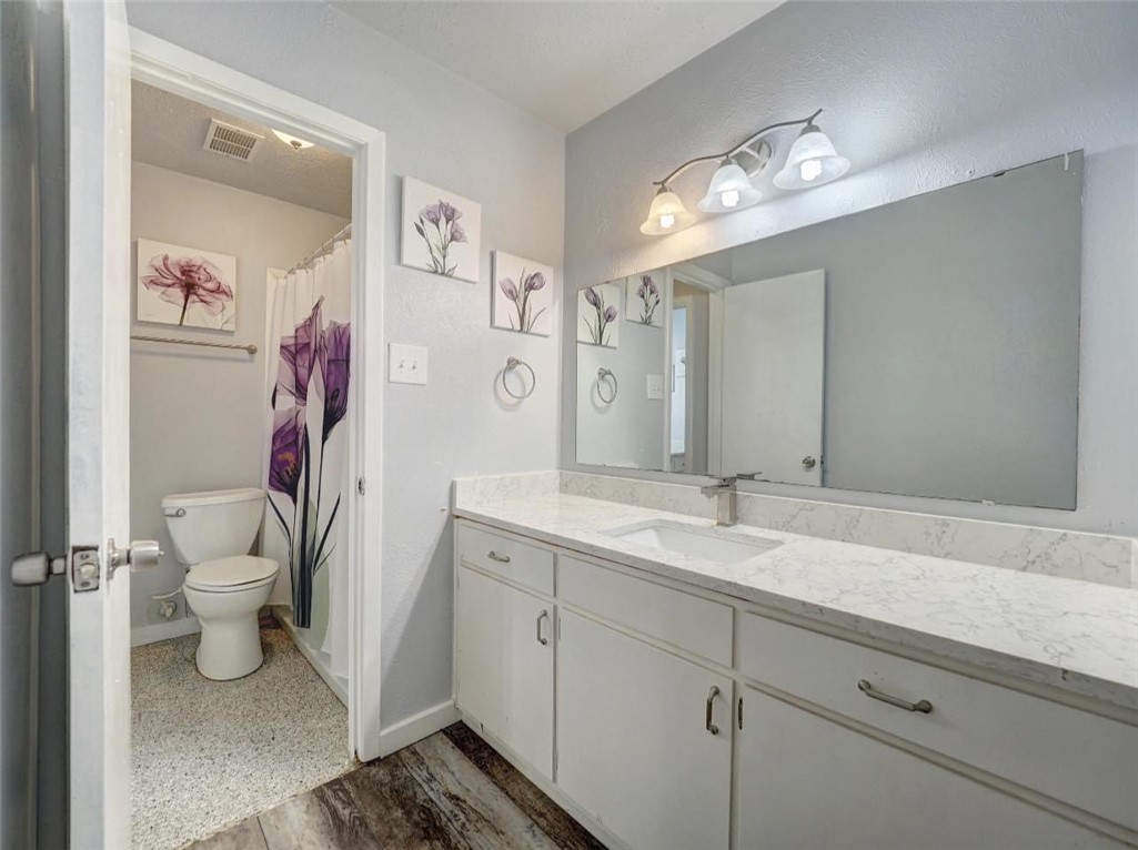 1011 Ennis Joslin 224 Property Photo 18
