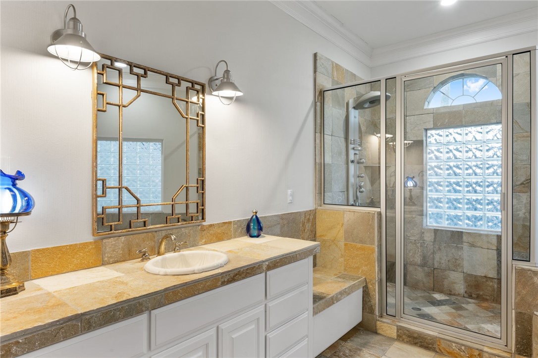 10 Kingfisher Property Photo 22