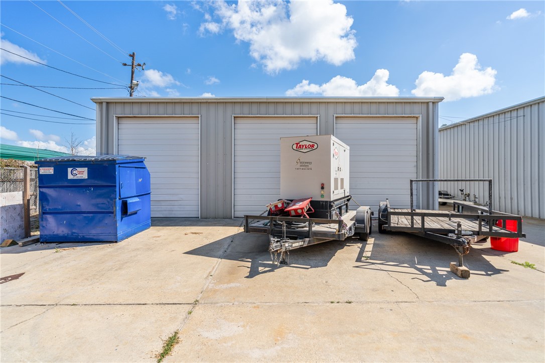 721 Nas Dr Property Photo 4
