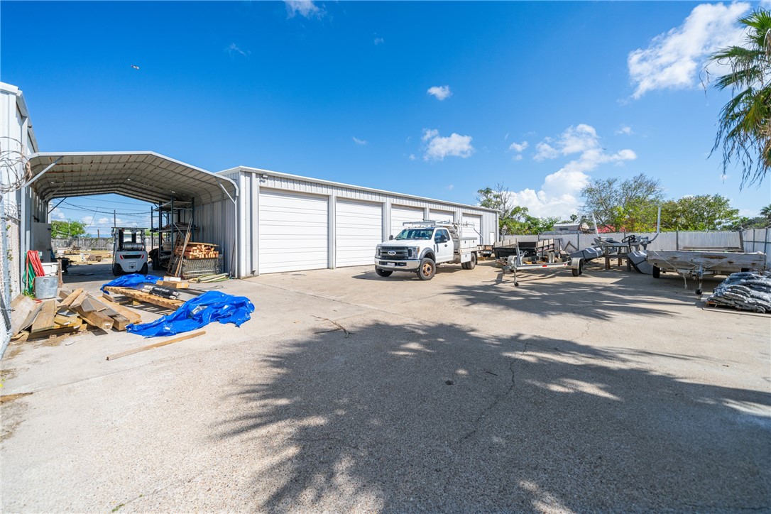 721 Nas Dr Property Photo 5