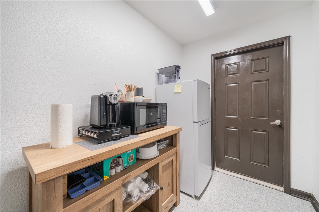721 Nas Dr Property Photo 9