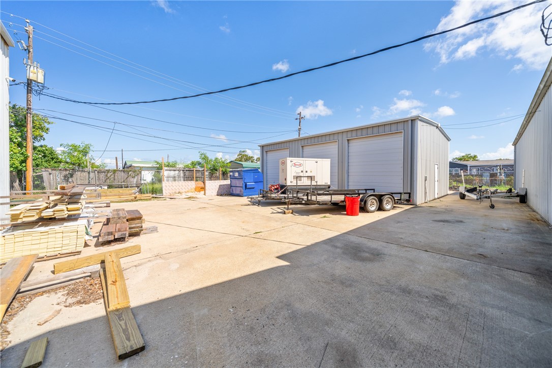 721 Nas Dr Property Photo 28