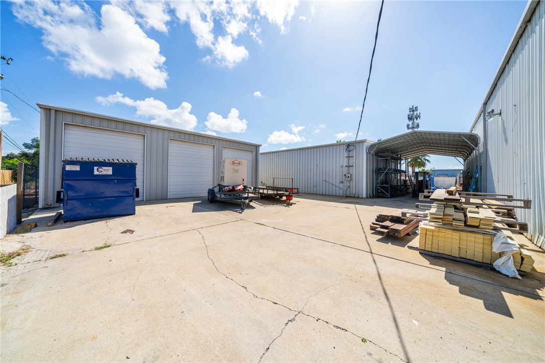 721 Nas Dr Property Photo 29