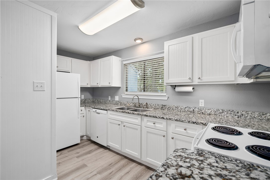 209 Forest 214 Property Photo 15