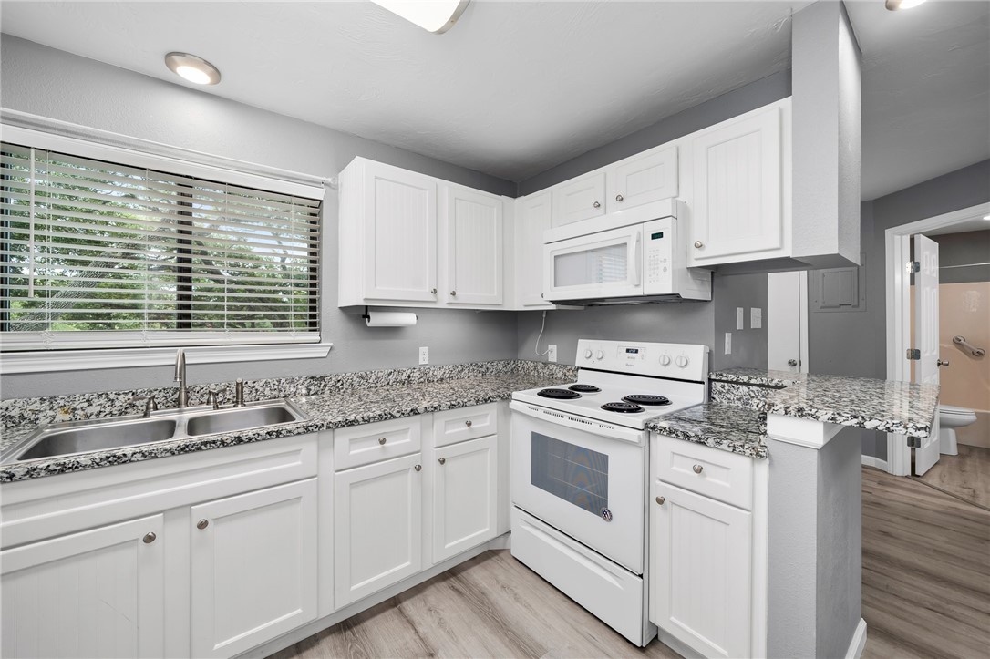 209 Forest 214 Property Photo 16
