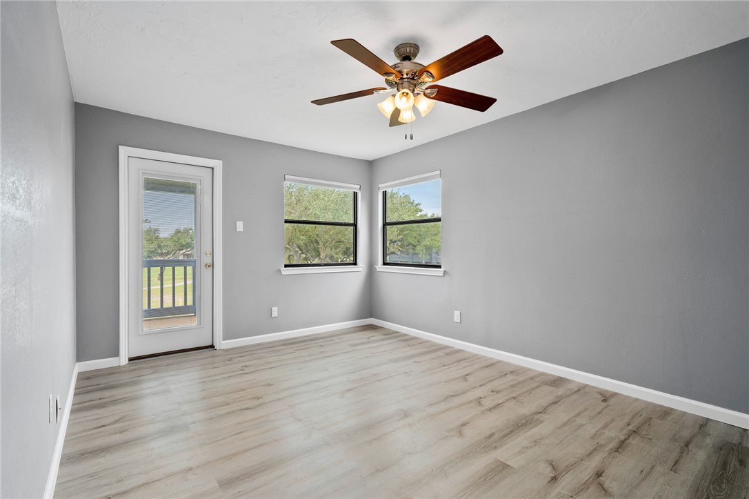 209 Forest 214 Property Photo 22