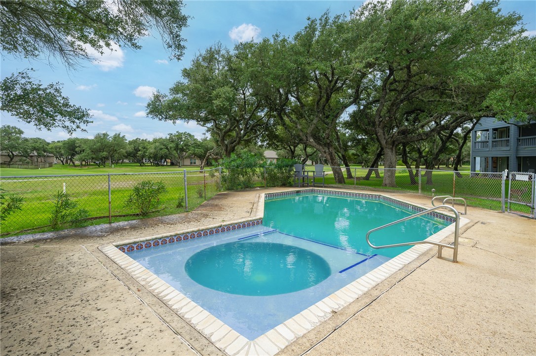 209 Forest 214 Property Photo 37