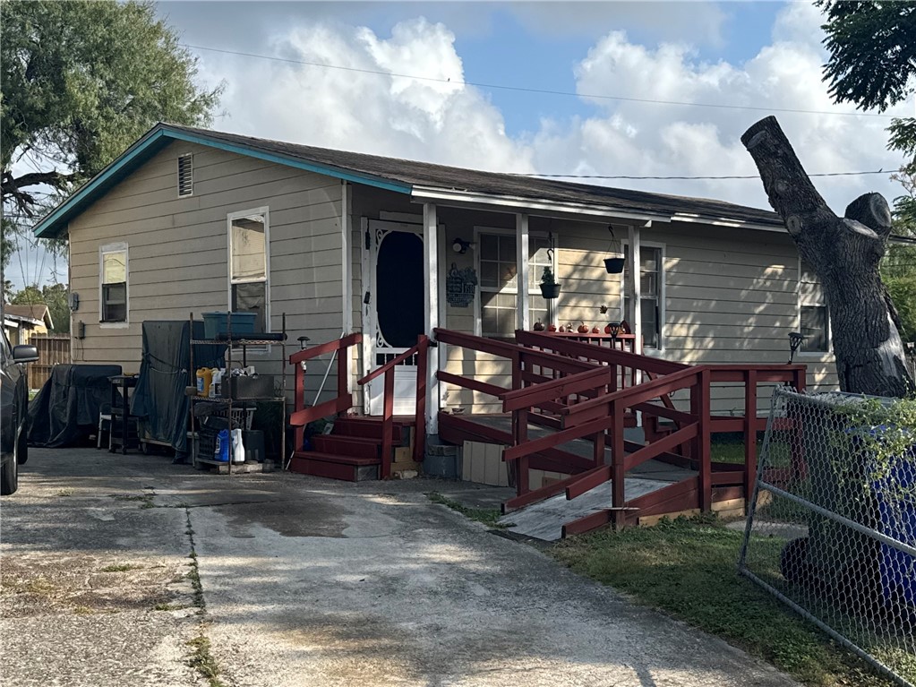1506 Dorado St Property Photo 3