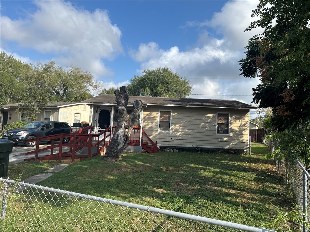 1506 Dorado St Property Photo 4