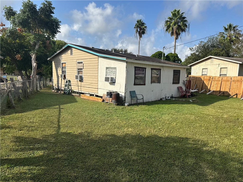 1506 Dorado St Property Photo 14