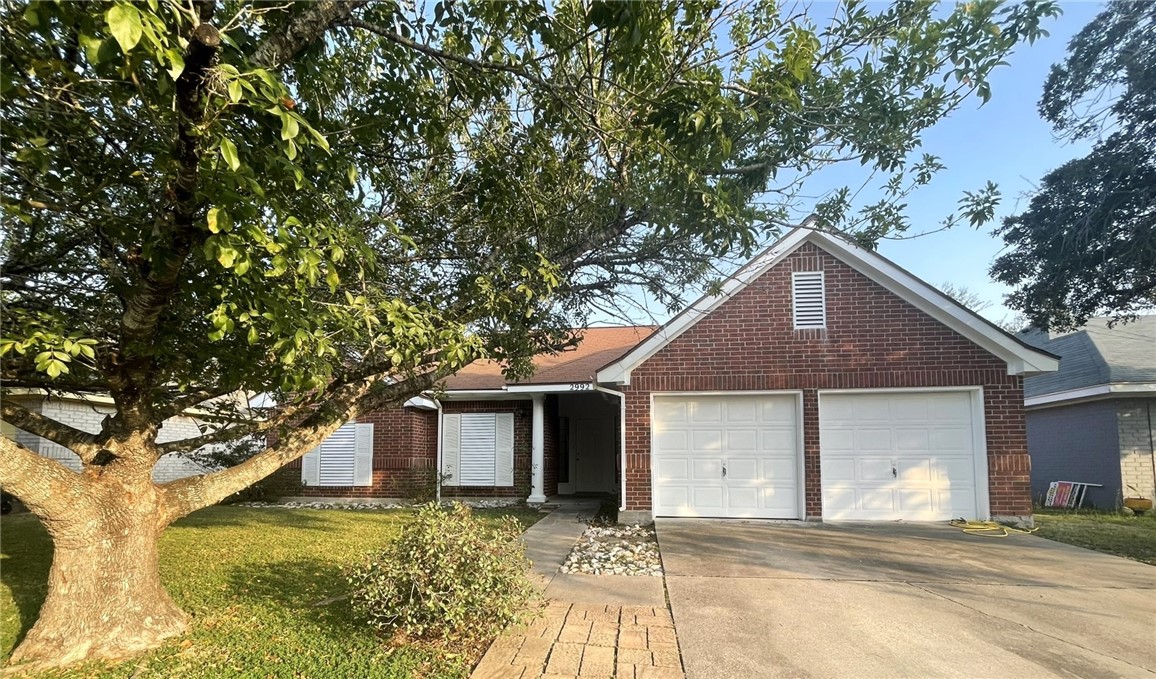 2992 Lakeview Dr E Property Photo 1