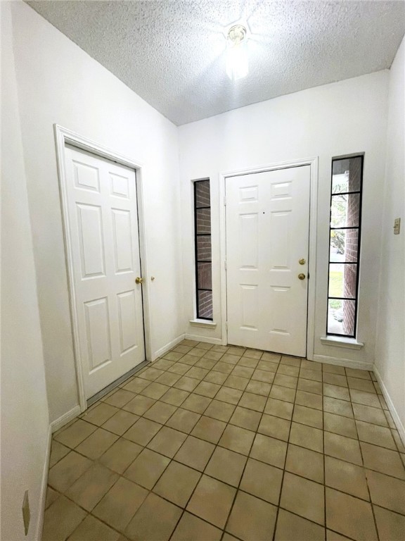 2992 Lakeview Dr E Property Photo 5
