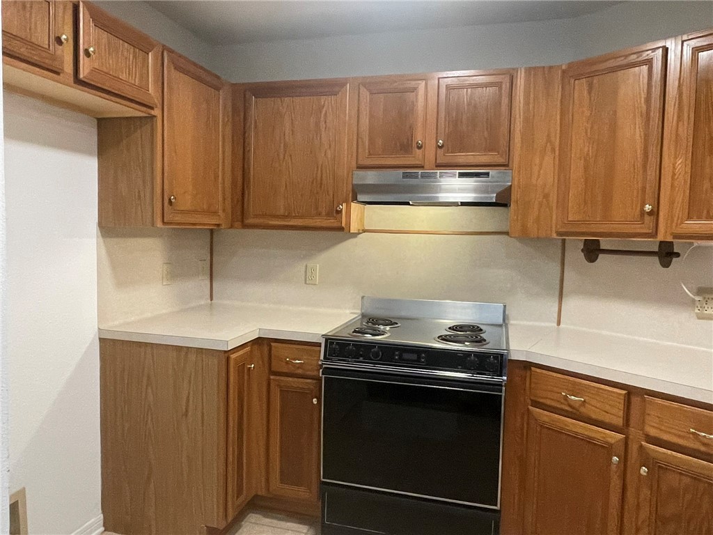 2992 Lakeview Dr E Property Photo 7