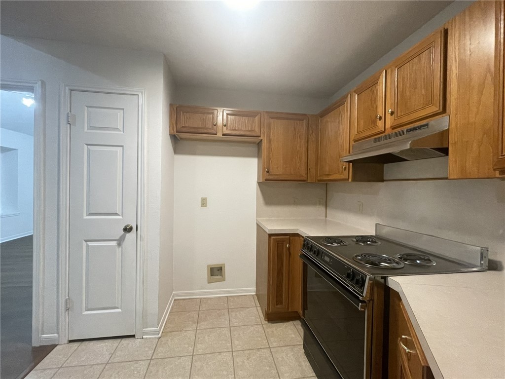 2992 Lakeview Dr E Property Photo 8