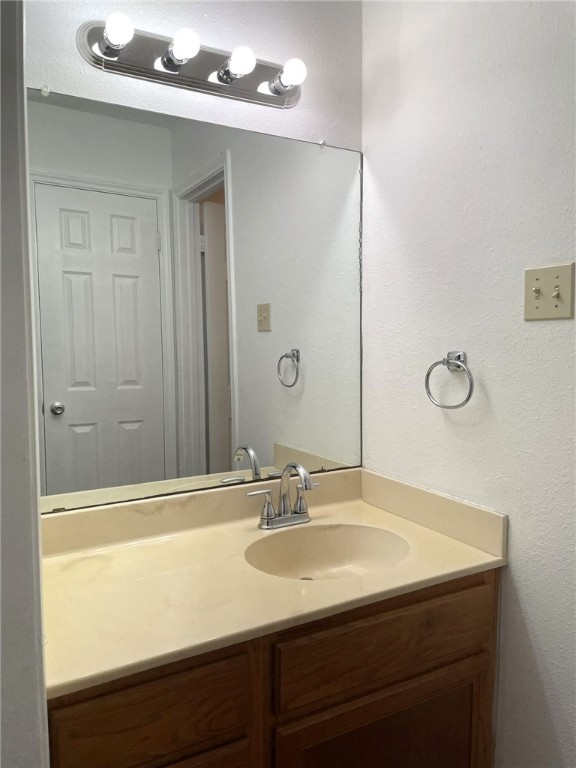 2992 Lakeview Dr E Property Photo 11