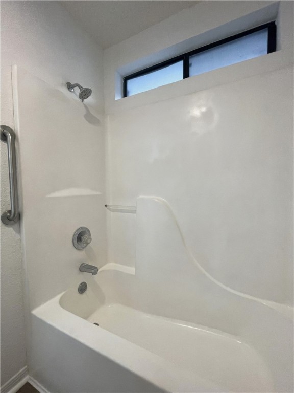 2992 Lakeview Dr E Property Photo 13