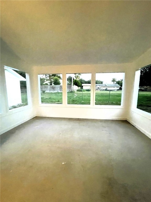 2992 Lakeview Dr E Property Photo 15