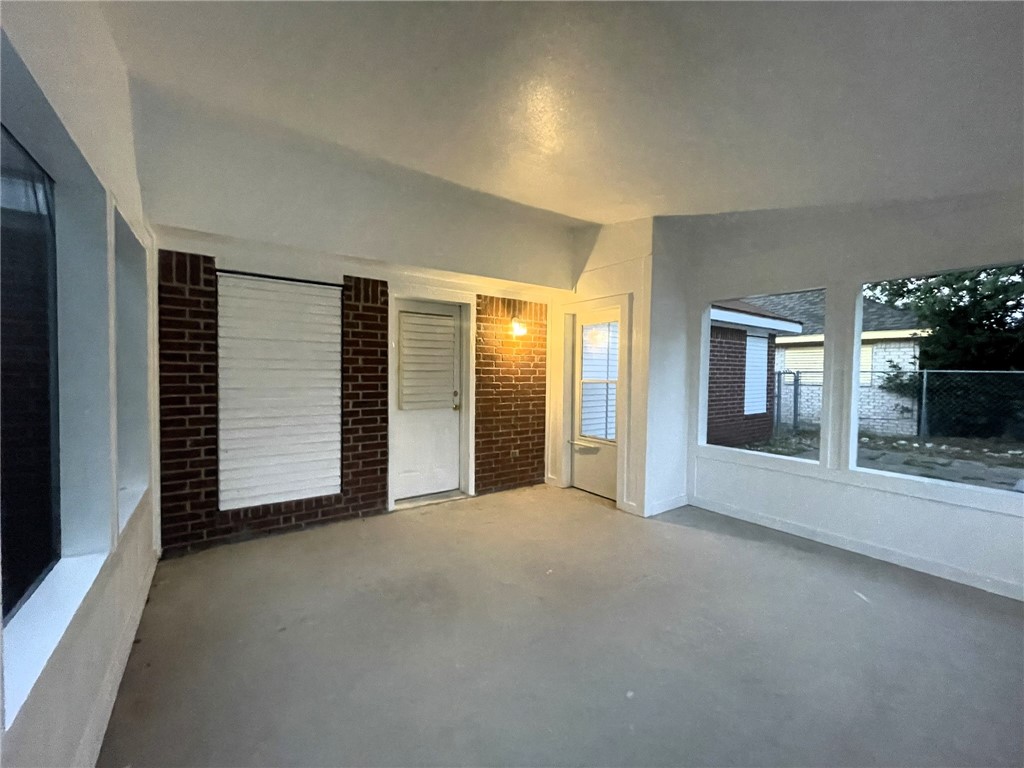 2992 Lakeview Dr E Property Photo 16