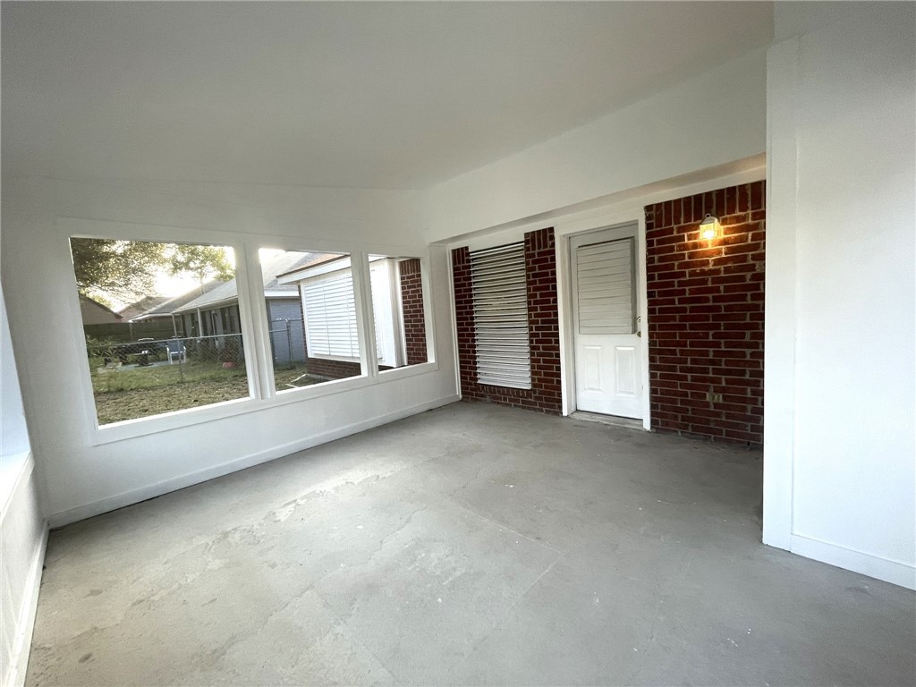 2992 Lakeview Dr E Property Photo 17