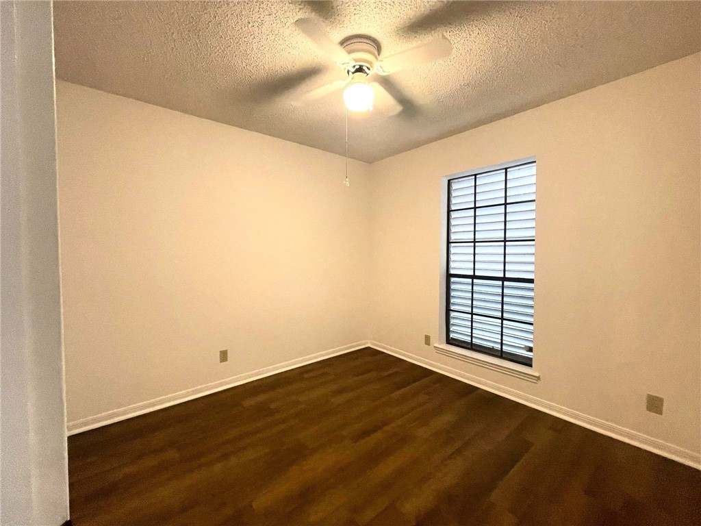 2992 Lakeview Dr E Property Photo 20