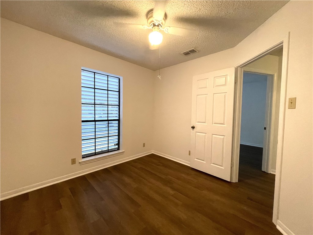 2992 Lakeview Dr E Property Photo 21