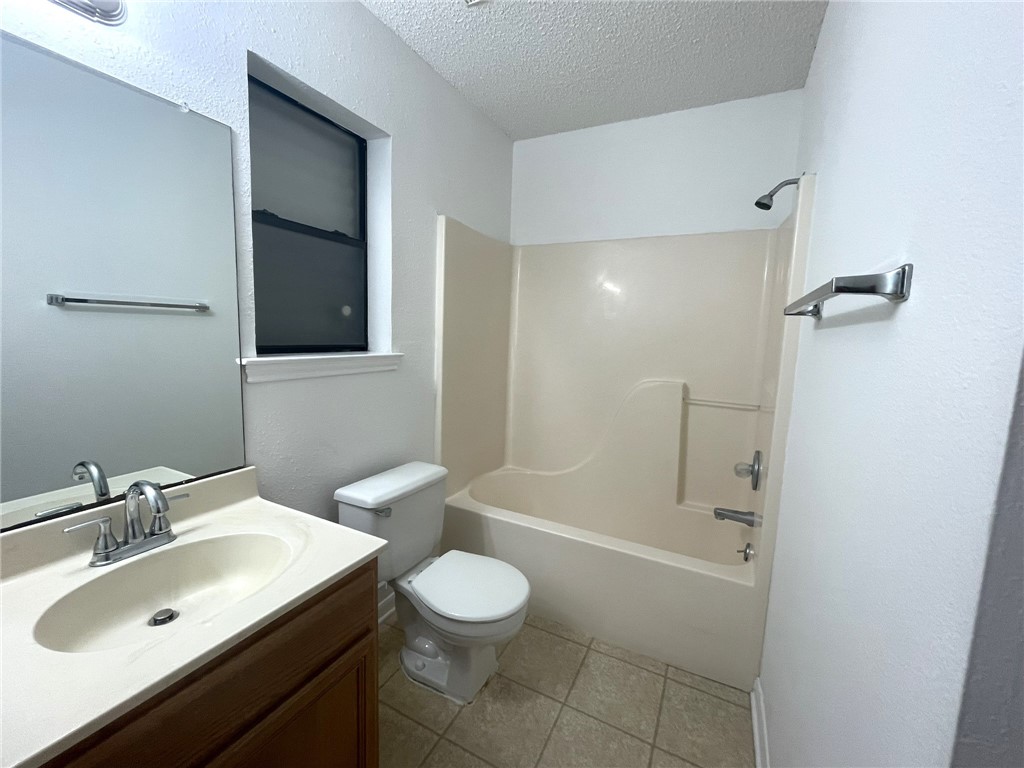 2992 Lakeview Dr E Property Photo 24