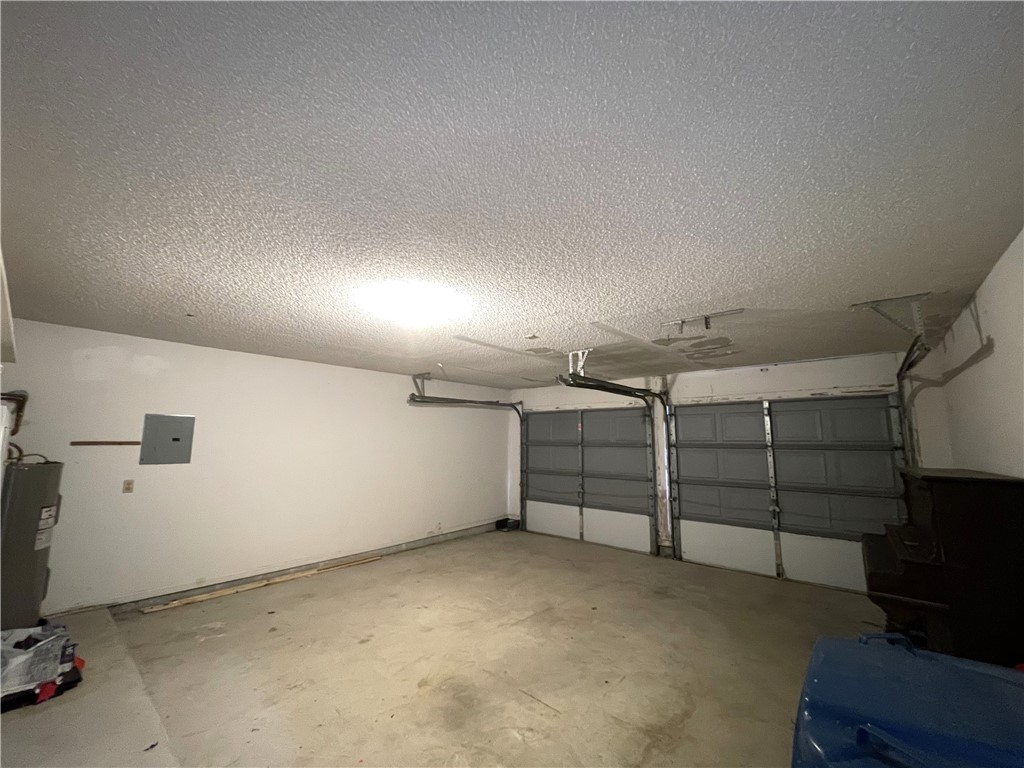 2992 Lakeview Dr E Property Photo 28