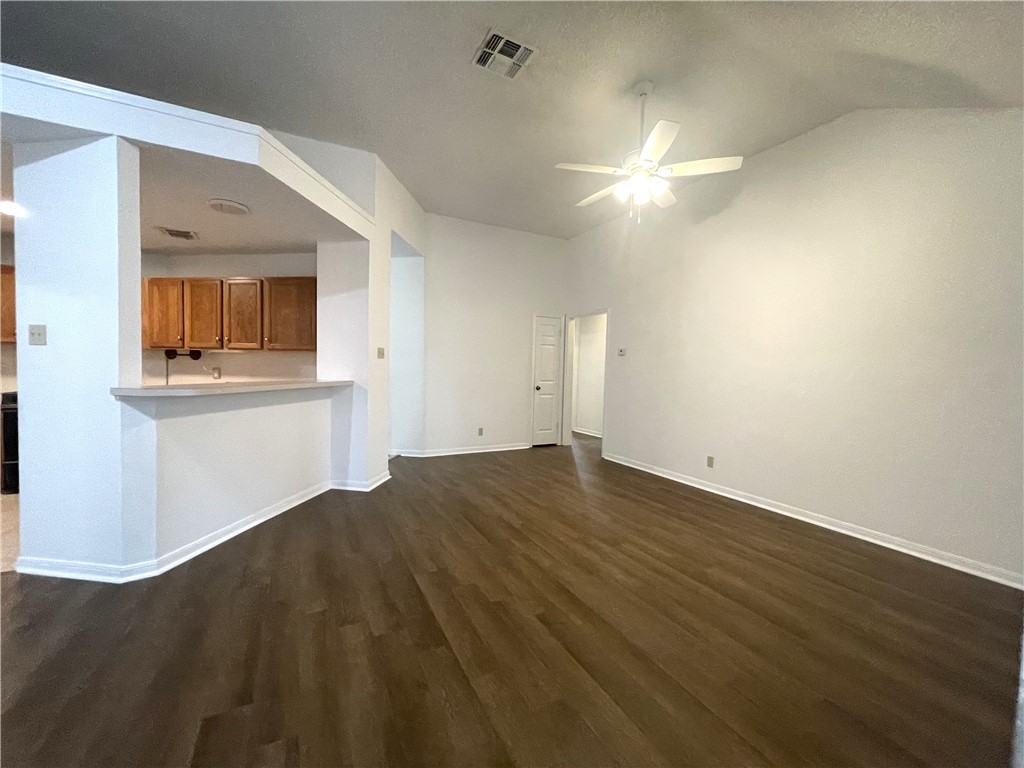 2992 Lakeview Dr E Property Photo 29