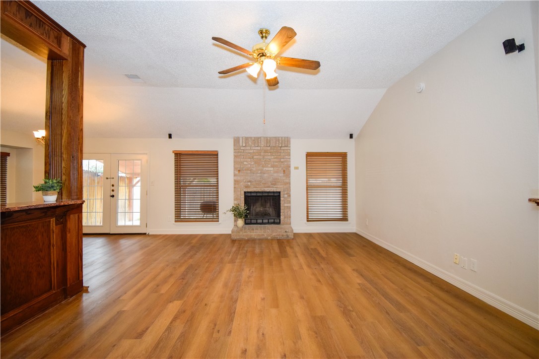 5329 Inverness Dr Property Photo 5
