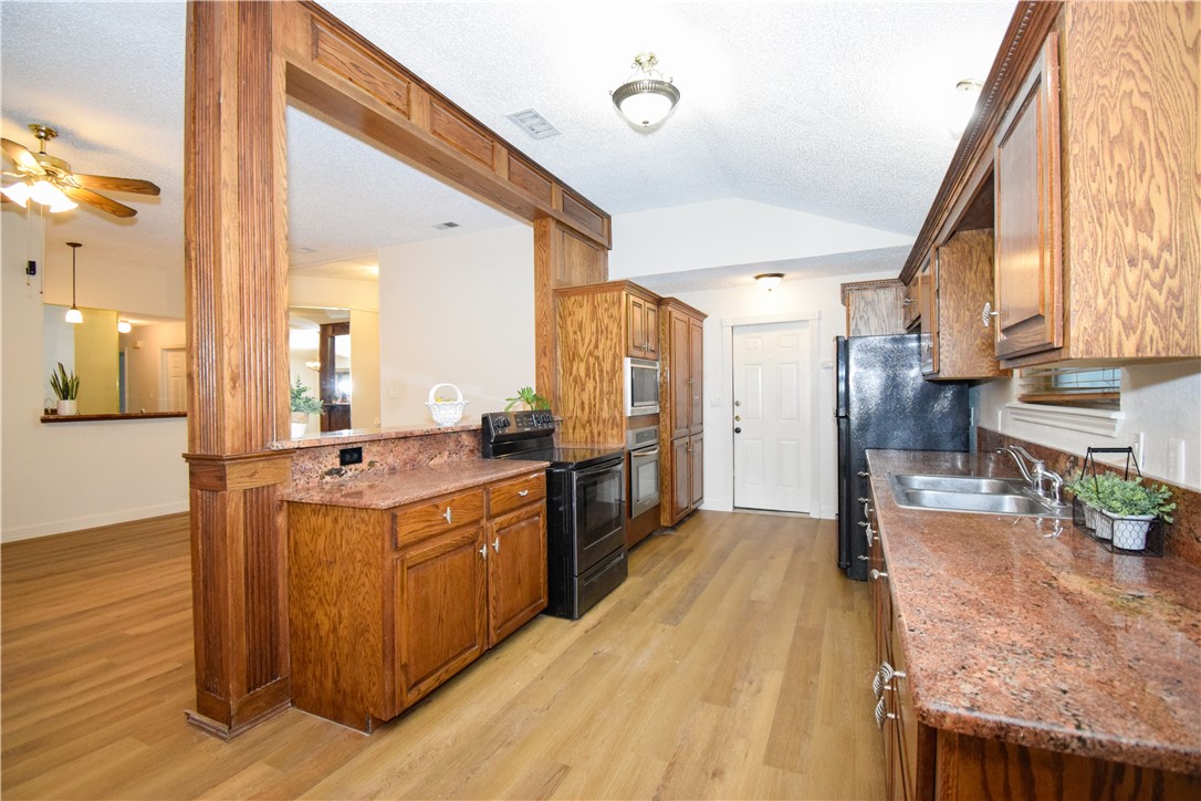 5329 Inverness Dr Property Photo 8