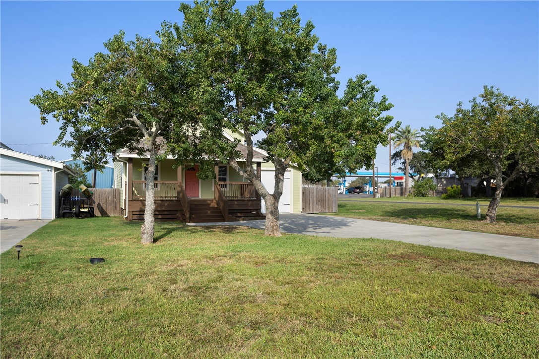 1403 S Young St Property Photo 3
