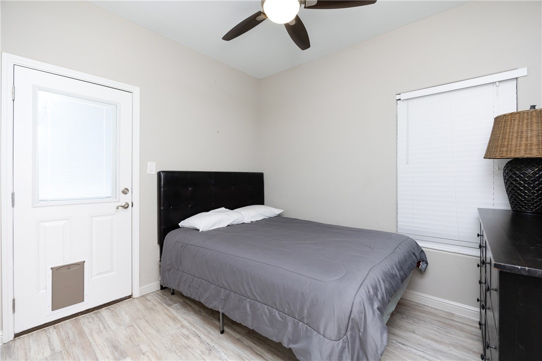 1403 S Young St Property Photo 19