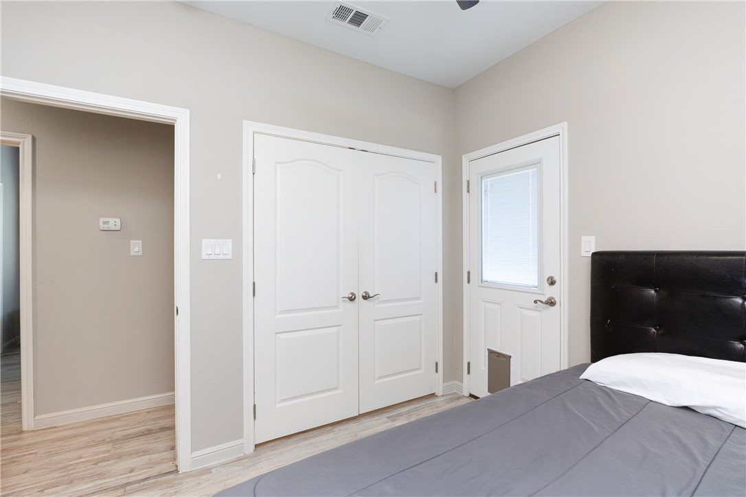 1403 S Young St Property Photo 21