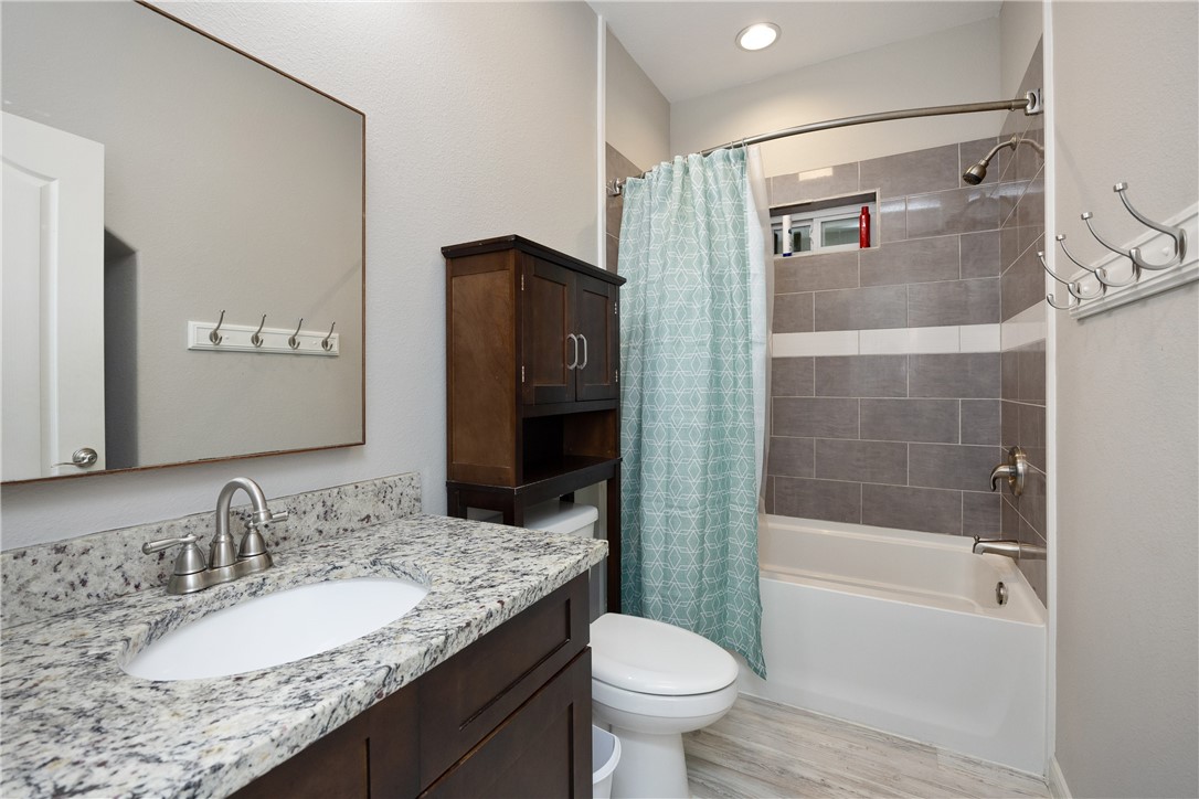 1403 S Young St Property Photo 22