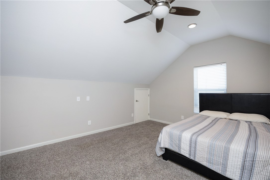 1403 S Young St Property Photo 25