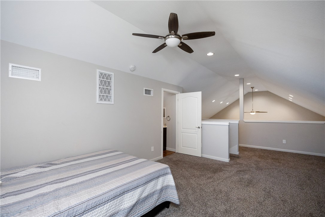 1403 S Young St Property Photo 26