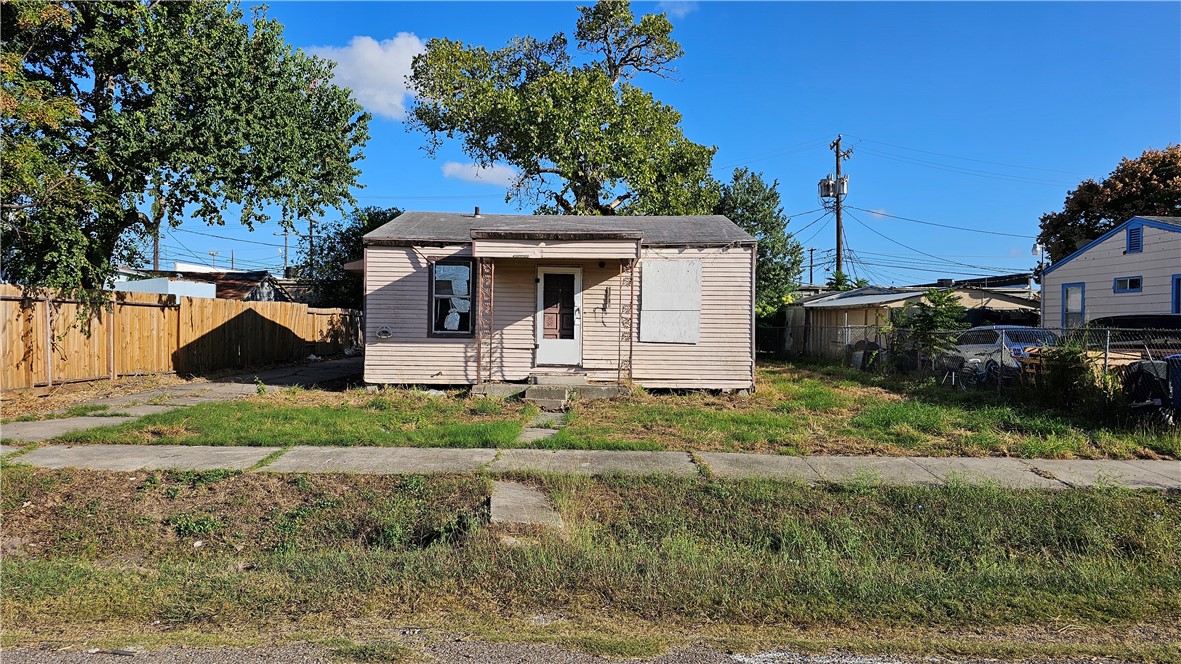 4522 Southwood St Property Photo
