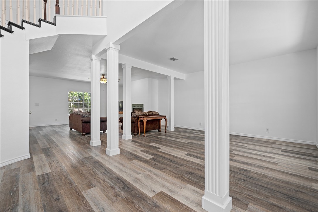 2310 Edgewater Ct Property Photo 7
