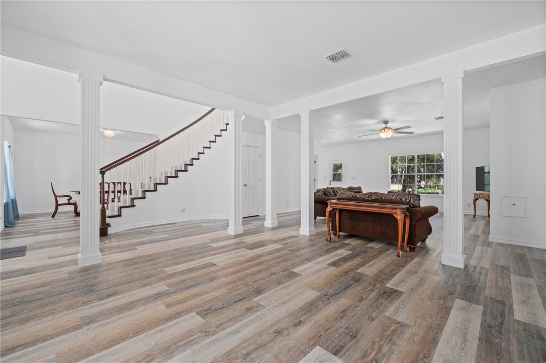 2310 Edgewater Ct Property Photo 8
