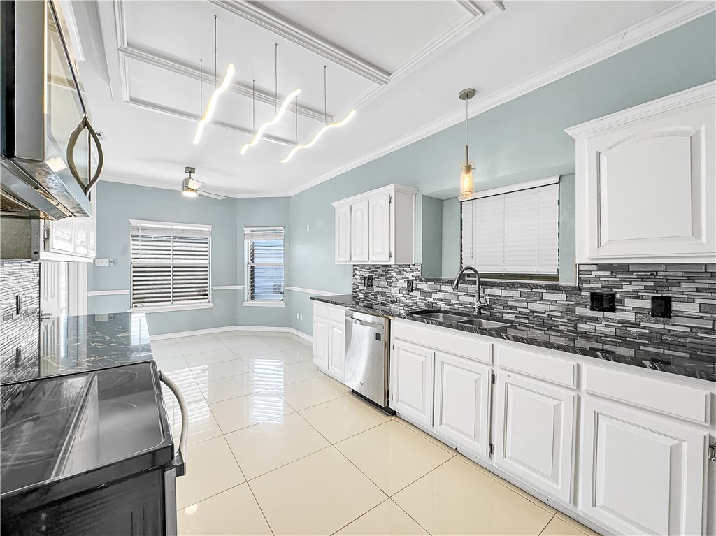 4533 Cedar Pass Dr Property Photo 12